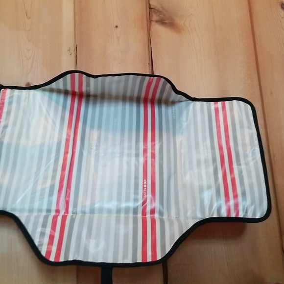 Skip * Hop Pronto Baby Changing Station & Diaper Clutch, Red w/Striped Interior - Picture 8 of 15